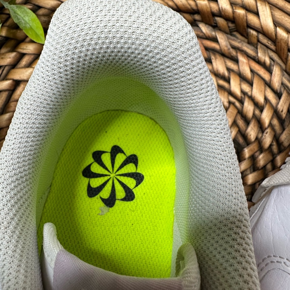 NIKE Lavender Air Force 1 - Picture 8 of 10